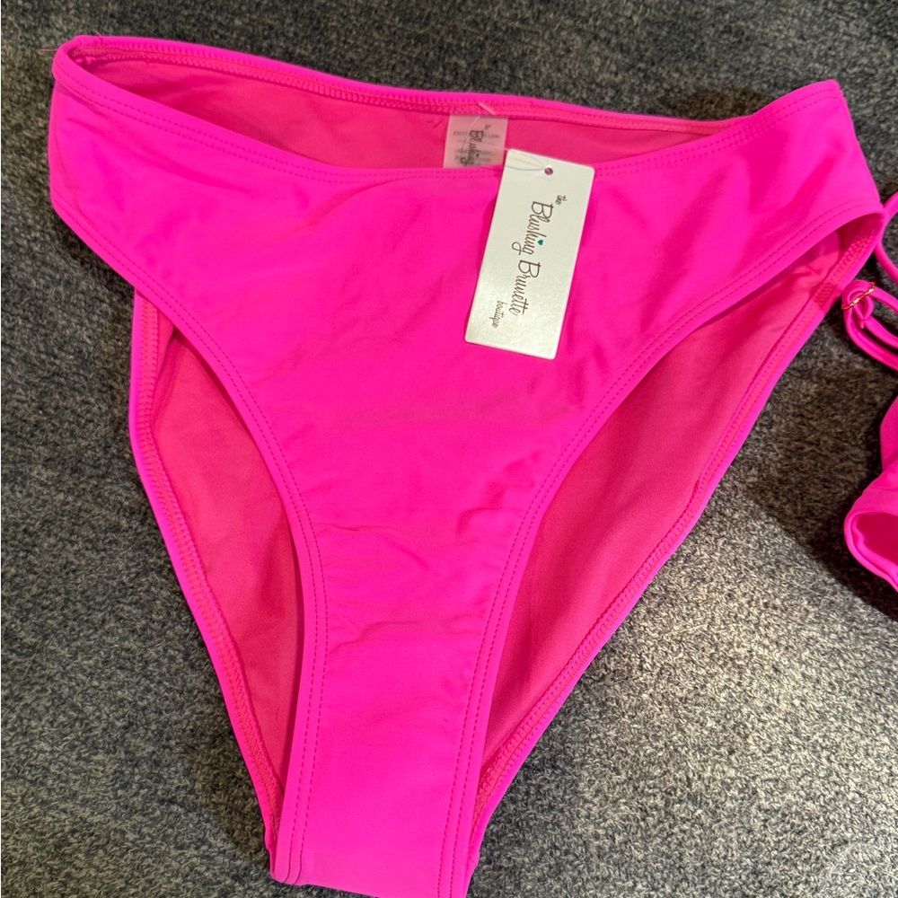NWT * Women’s High Waisted Bikini Bottoms  Size Mediim
